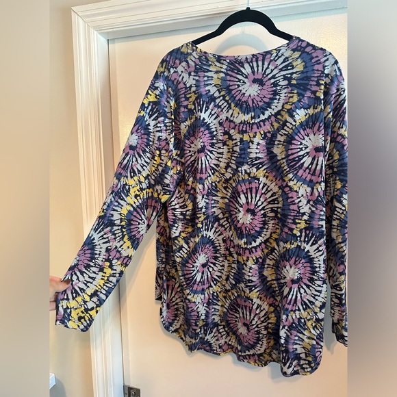 Lands end long sleeve tye dye top - Picture 4 of 4